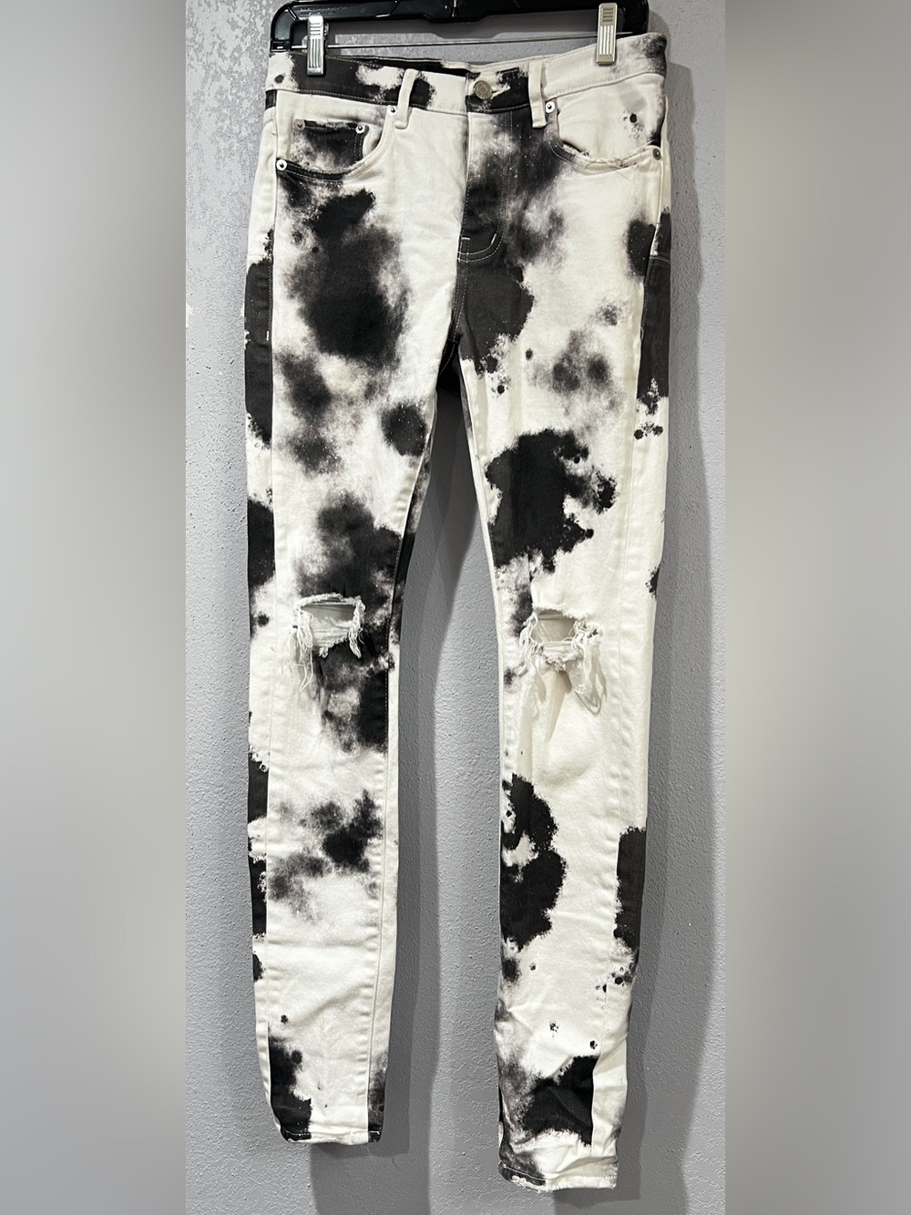 Men’s Purple Brand P0001 Cloud Print Distressed Slim-Fit Jeans Size 28